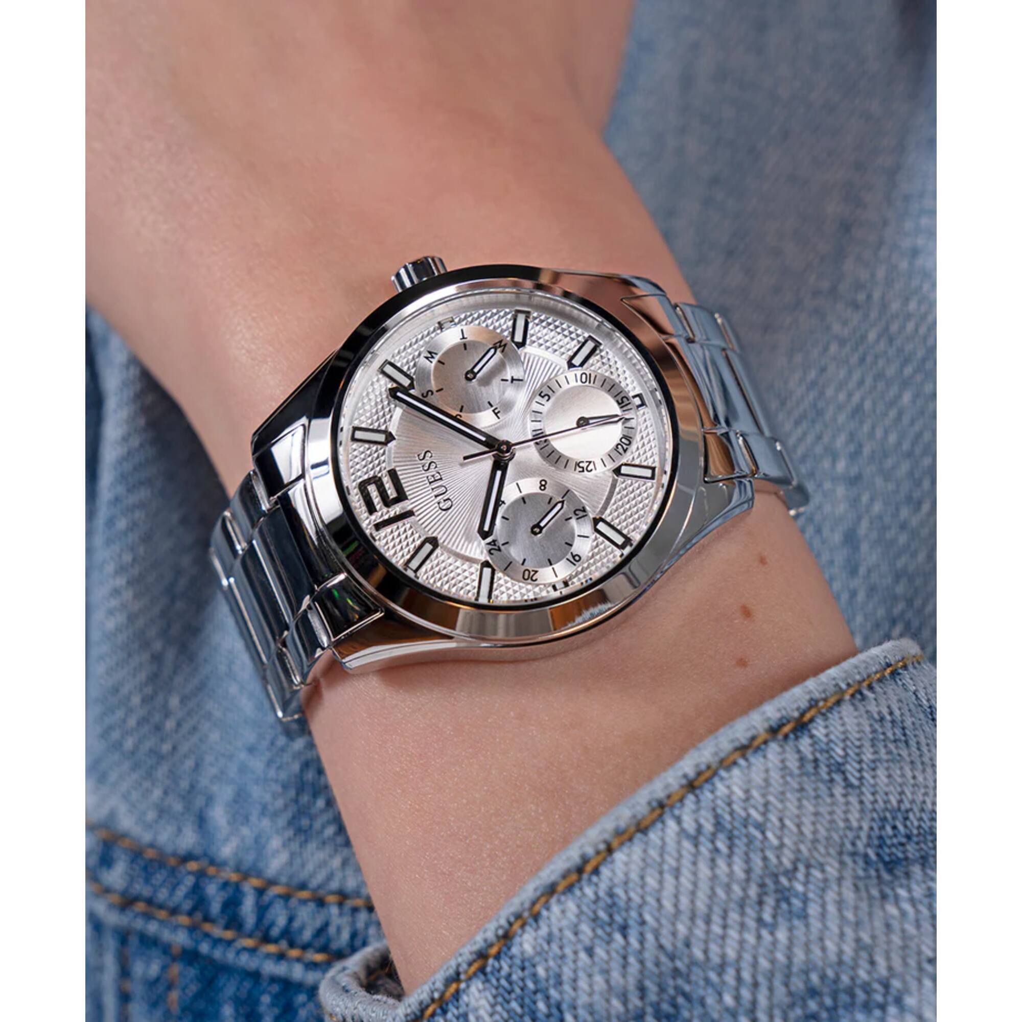Guess Women's Watch - Quartz Silver Tone Stainless Steel Bracelet Date-Day | GW0760L1